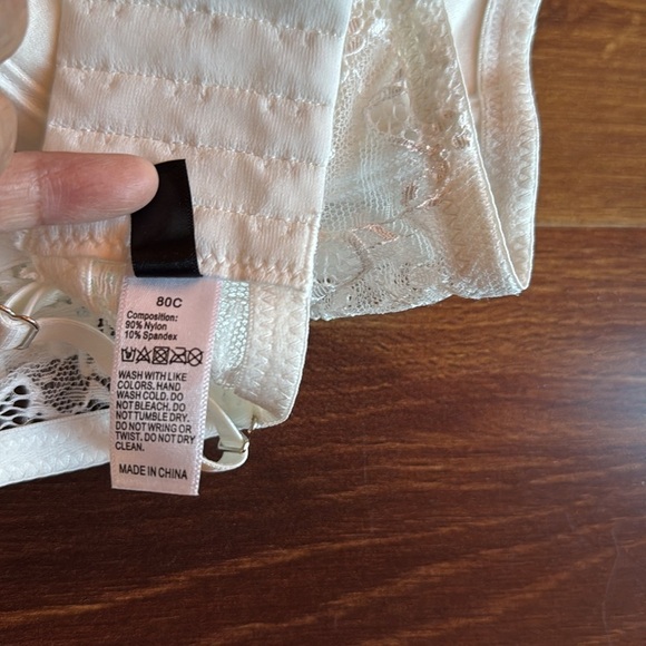 SHEIN White Push Up Underwire Bra size EU 80C or US 36C - Picture 4 of 4